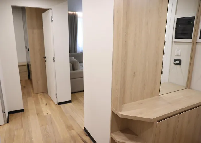 Premium 2 * تيرانا